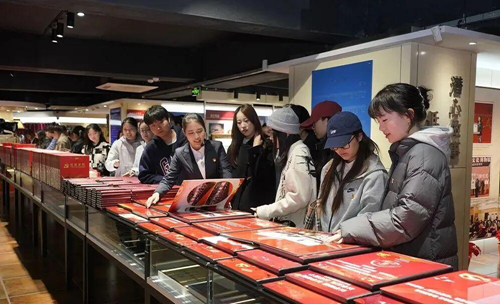 “吉林大学马克思主义学院基层党建调研实践基地”揭牌仪式在白山方大集团吉林省酒文化博物馆举行(图7)