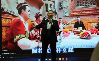 “情歌大叔”李笑天中国民歌演唱会在京举行(图9) “情歌大叔”李笑天中国民歌演唱会在京举行(图9)