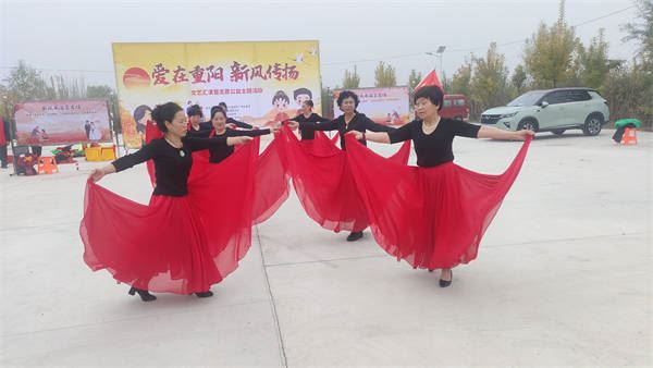 小张庄举办“爱在夕阳、新风传扬”文艺汇演，谱写乡风文明新篇章(图4)
