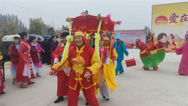 小张庄举办“爱在夕阳、新风传扬”文艺汇演，谱写乡风文明新篇章(图6)