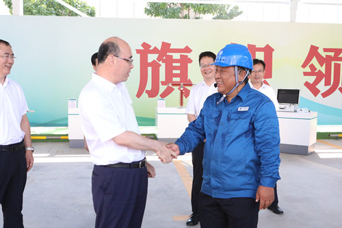 躬耕岁月铸荣光 劳模精神照征程——牛德成事迹(图2)