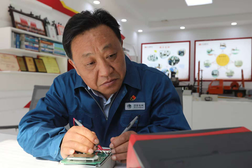 躬耕岁月铸荣光 劳模精神照征程——牛德成事迹(图11)