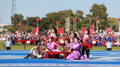 杜尔伯特县：“四融四嵌入”绘就中华民族共同体建设新图景(图2)